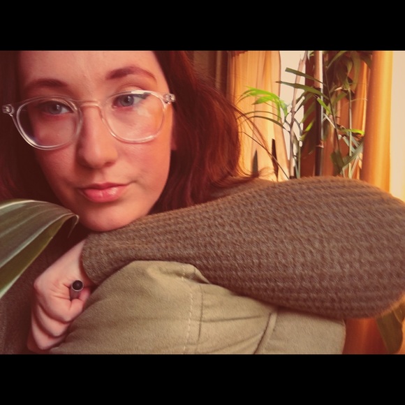 Rosie 🌹 - Picture 3 of 3